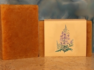 Увлажняющее мыло из кипрейного меда с добавлением цветов Иван-Чая.